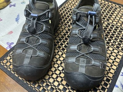 Safety shoes