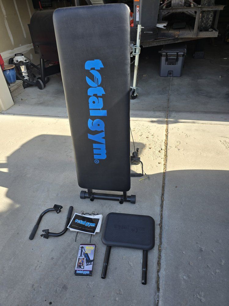 Total Gym Folding Home Gym System with Accessories and Manuals