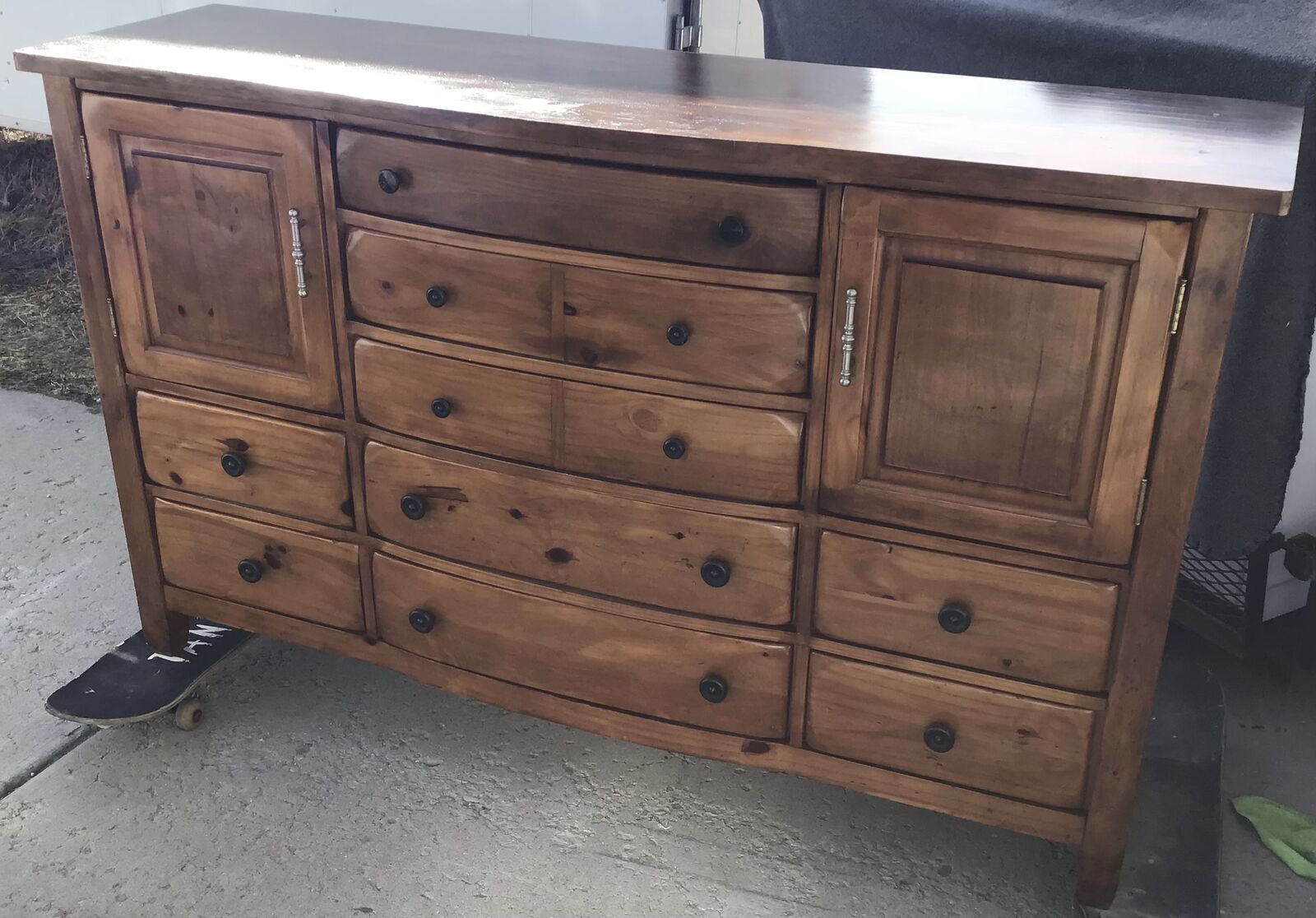 BEAUTIFUL BRAZILIAN PIN OAK WOOD DRESSER IN GREAT CONDITION