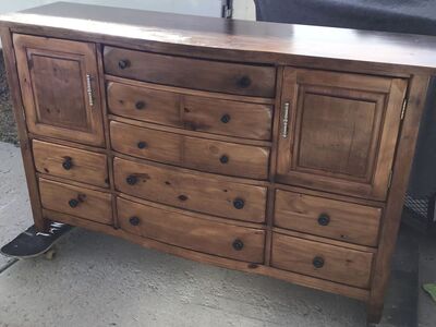 BEAUTIFUL BRAZILIAN PIN OAK WOOD DRESSER IN GREAT CONDITION