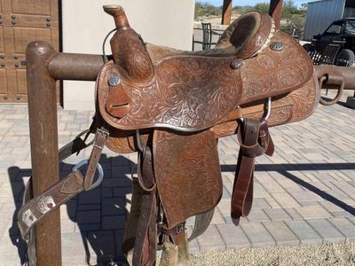 Roping Saddle