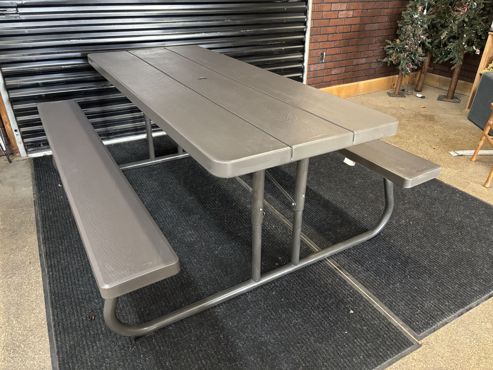 Lifetime Full-Sized Picnic Table
