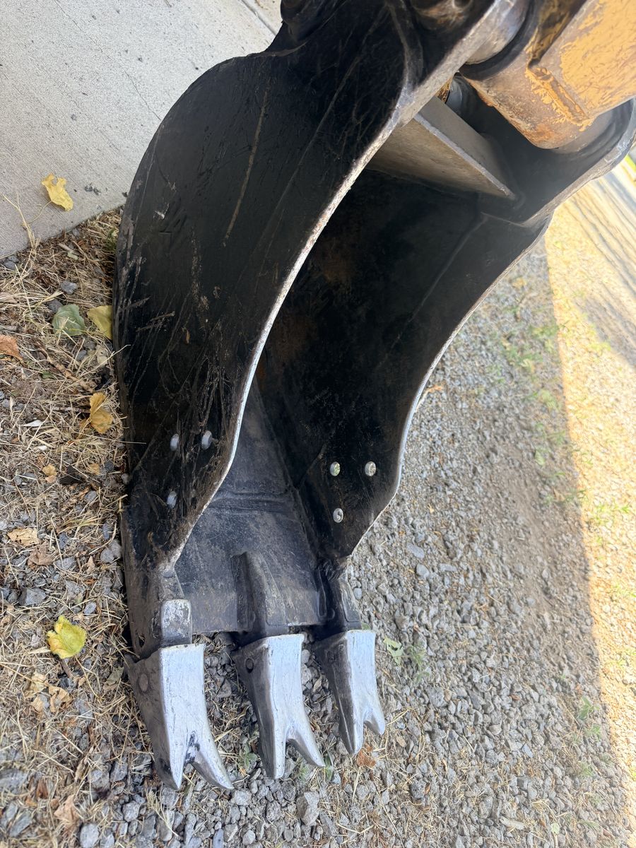 CAT Caterpillar 303 / 304 Excavator Bucket
