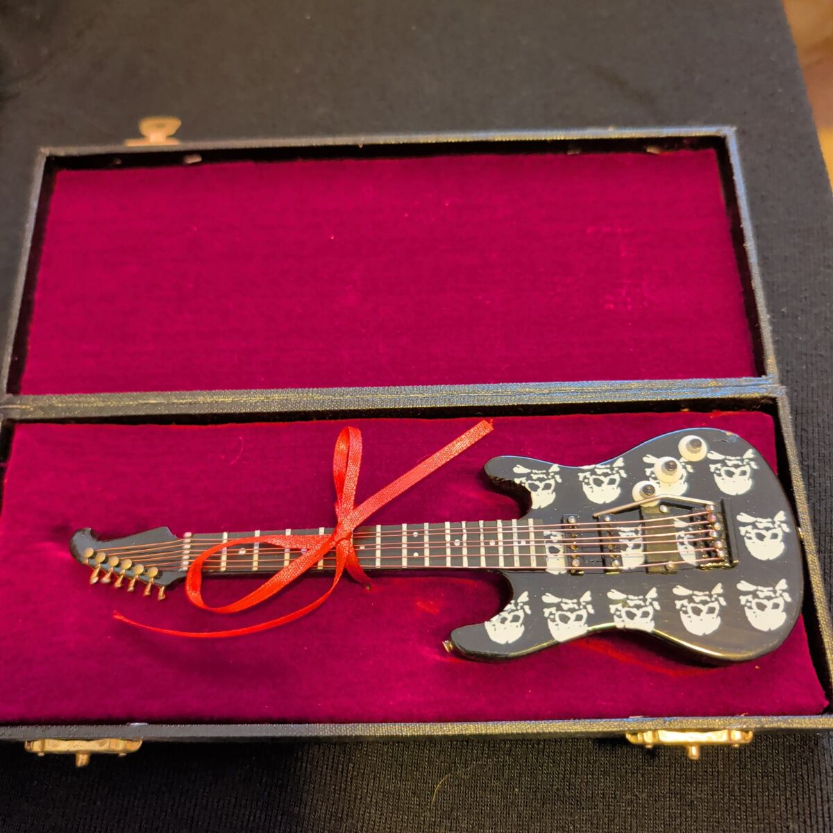 Miniature Guitar Skull patterns