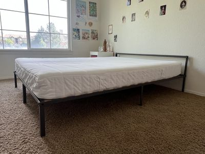 Queen size bed - set of spring box + mattress