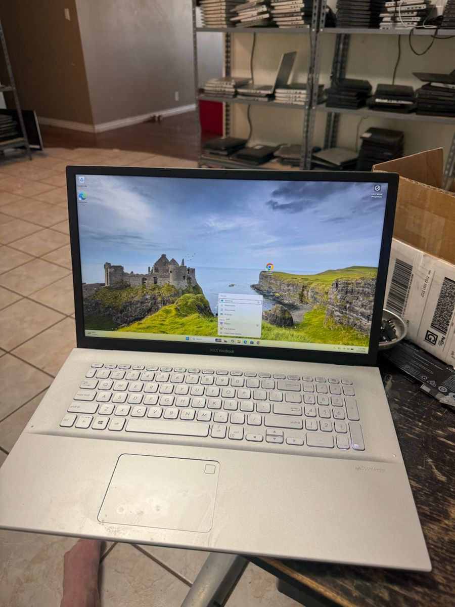 INSANE DEAL ON LOADED 17in Asus vivobook i7@4.7ghz 24gb. ram 512gb w/warranty
