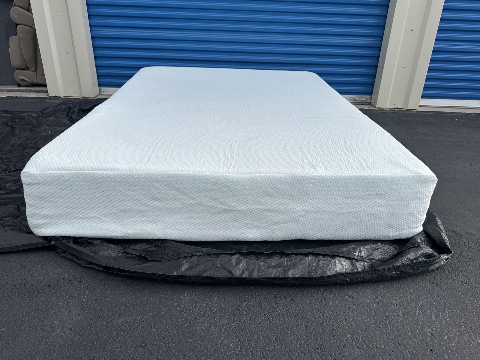 Zinus Queen Memory Foam Mattress