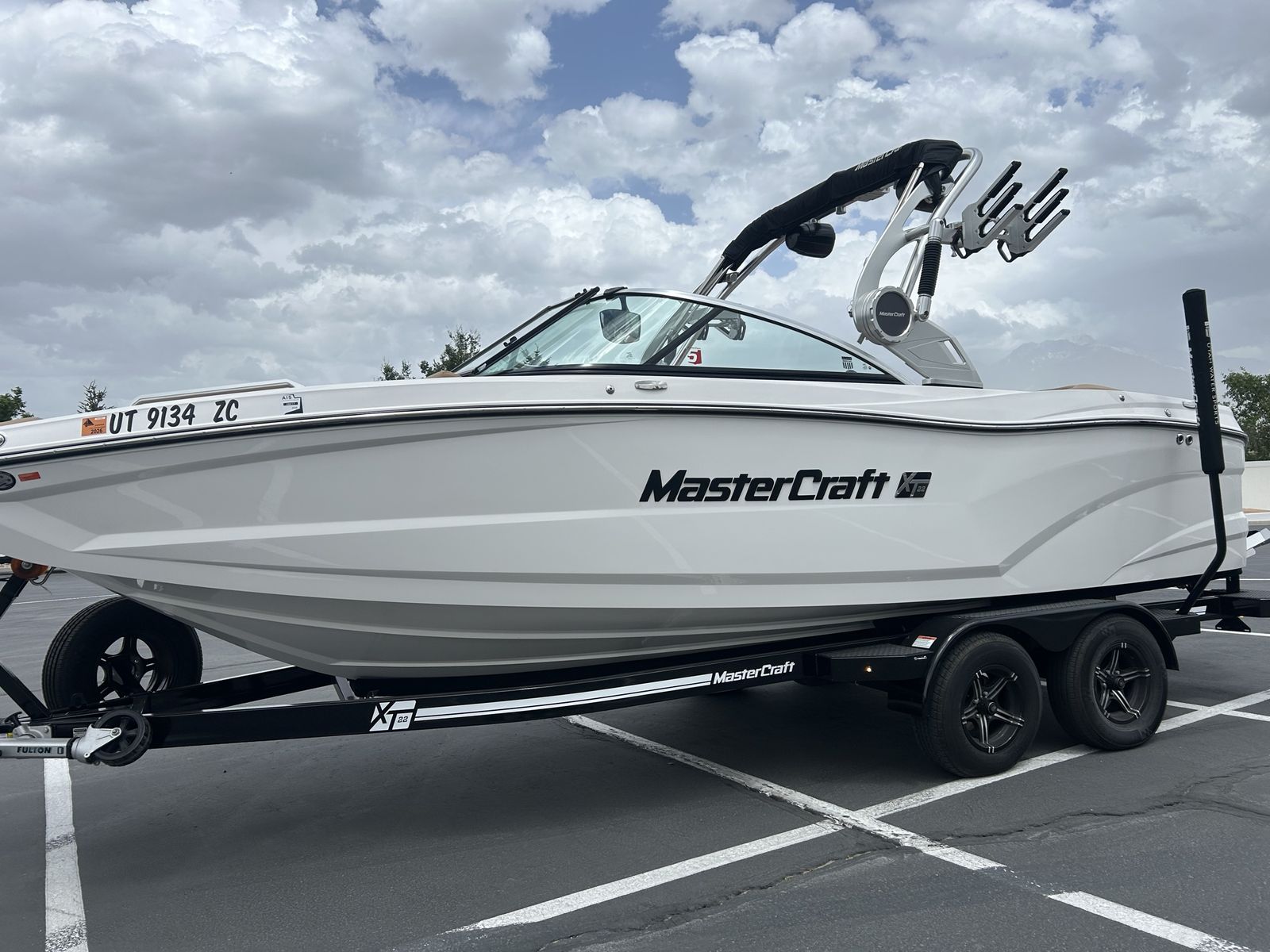 2021 MasterCraft XT22Wakeboard Boat - Excellent Condition, Ready for the Water!