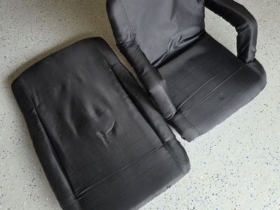 Pair of Picnic Time Ventura Reclining Stadium Seats / Chairs