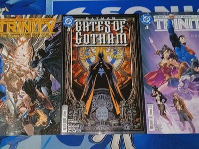 Comic book Bundle (RAW and in Near mint condition.)