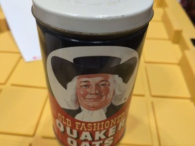 Vintage 1982 Quaker Old Fashioned Oats Limited Edition Tin with Oatmeal Cookies Recipe
