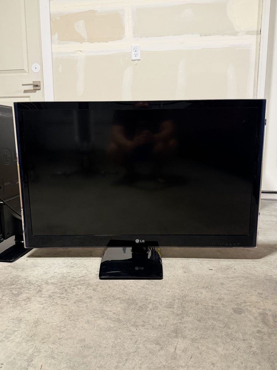 LG LCD TV 42 inches