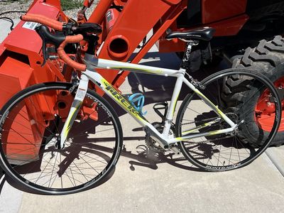 Trek 2.1 road bike