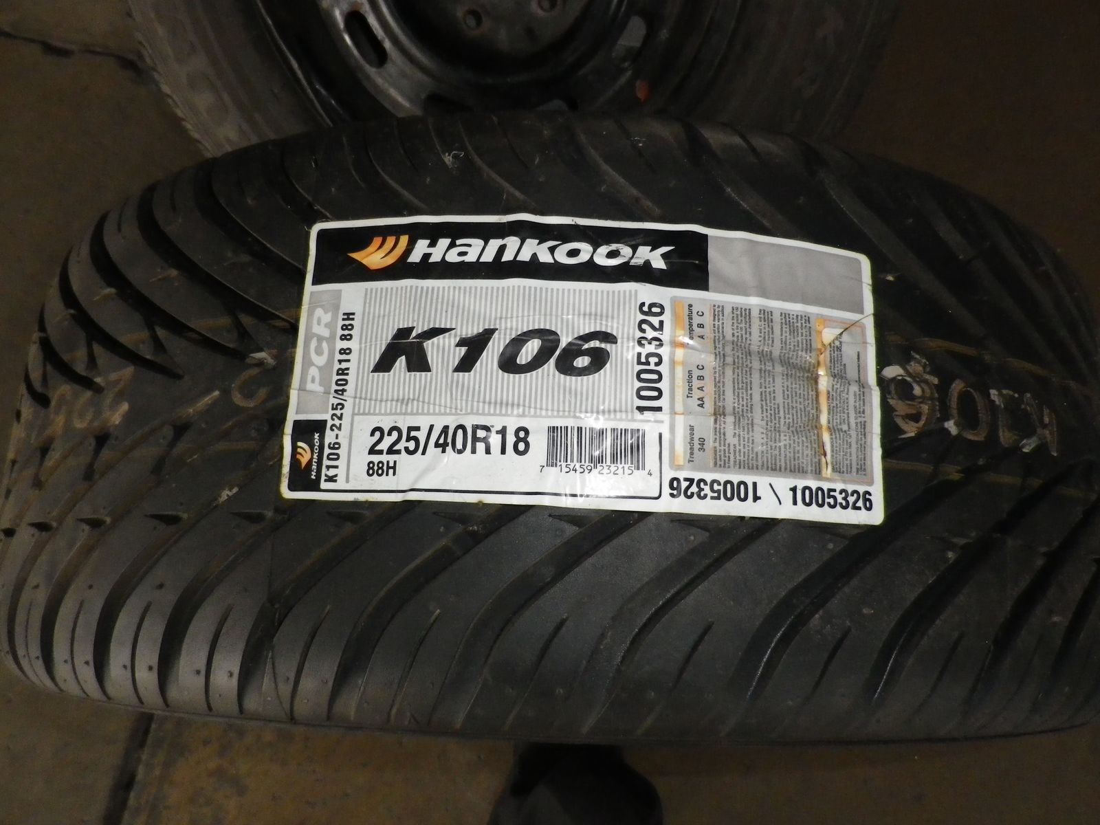 225/40/R18
