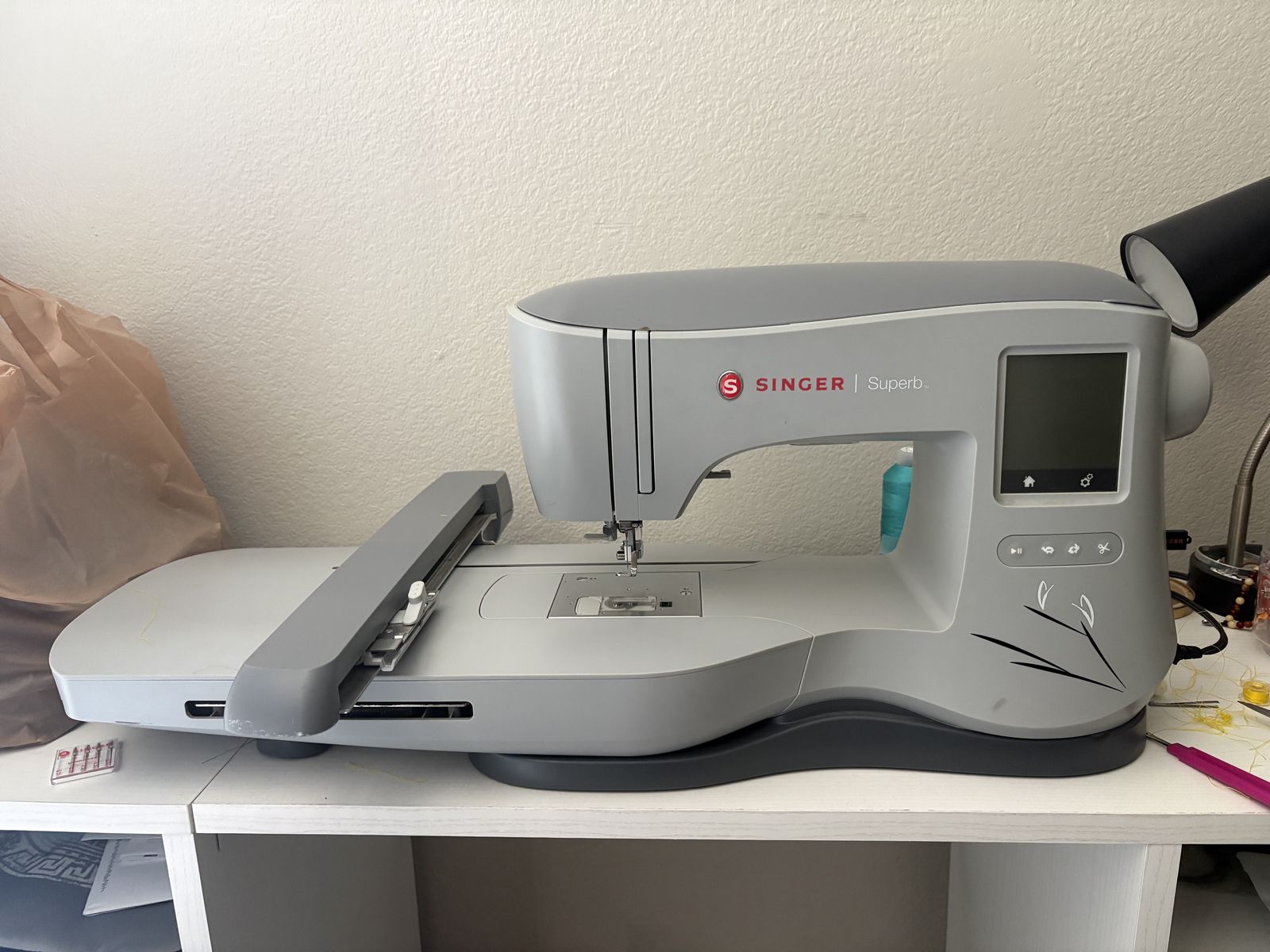 Singer Superb EM200 Embroidery Machine