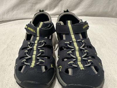Merrell youth size 3, navy/gray Wtrprf hiking sandals