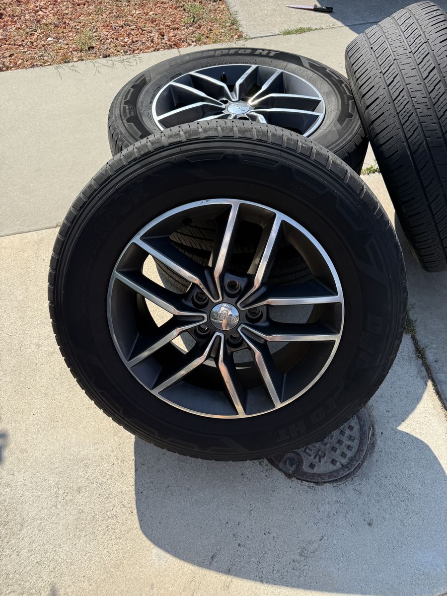 OEM 2017 HEEP GRAND CHEROKEE LIMITED RIMS & TIRES SET OF 4 BEST OFFER