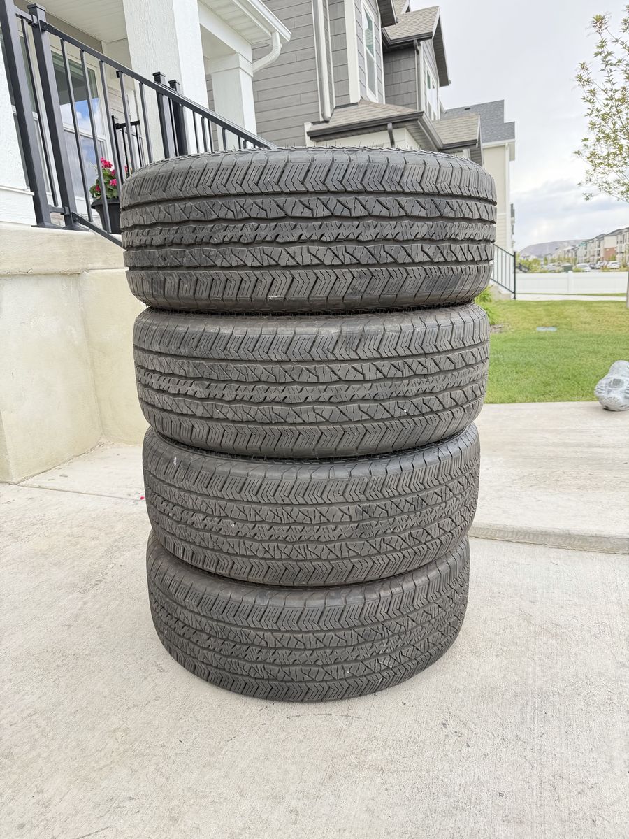 275/60R20 Hankook Dynapro AT2 Like New