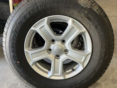 Jeep 245/75R17 Bridgestone Dueler H/T Tire & Wheel spare tire
