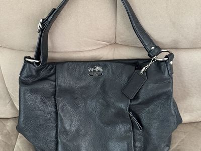Coach Black Pebbled Leather Hobo Bag Silver Hardware Shoulder Purse