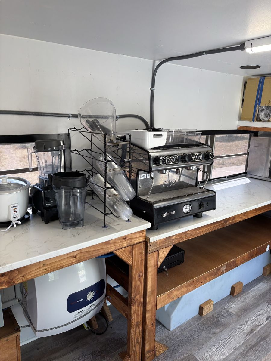 Main image 6