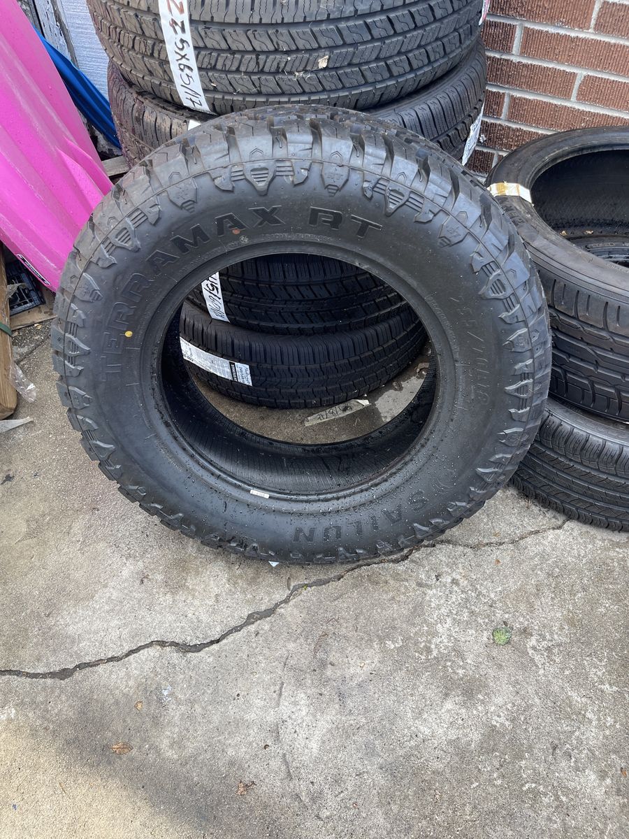 255/70/18 NEW SAILUN TERRAMAX TIRE 