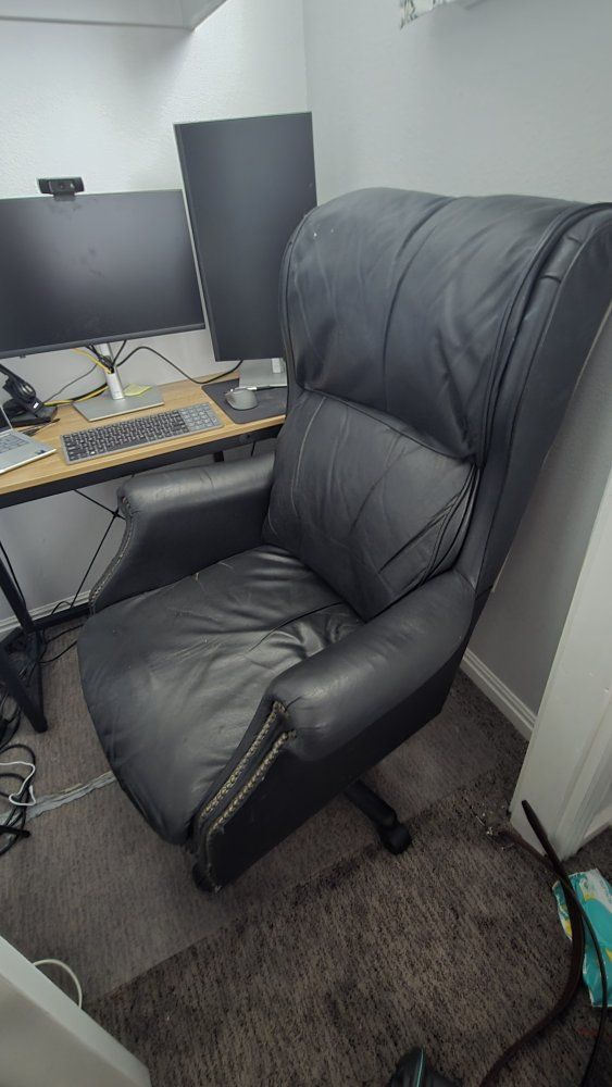 Main image 4