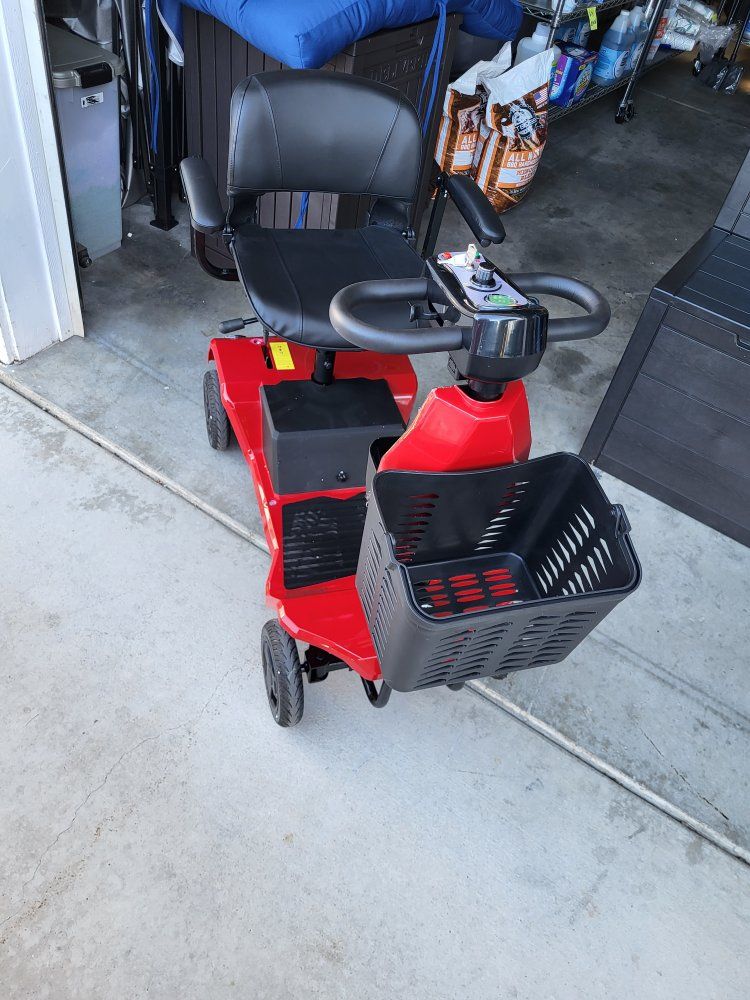 ISCOOTER 4wheel Mobility Scooter 
Red*