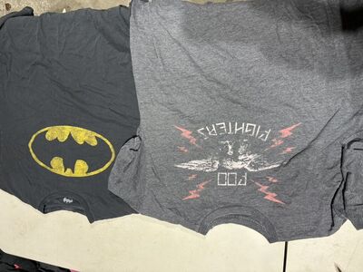 2 Nice Tee Shirts-Batman& Foo Fighters-XXL