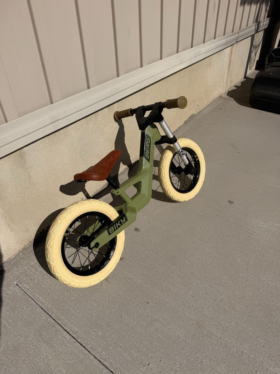 BERG Biky Balance Bike - Green - Kids Beginner Bike - NEVER RIDDEN