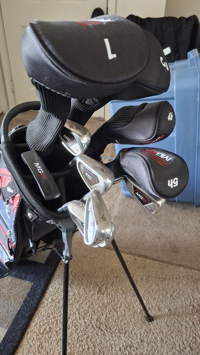 Left-Handed Golf Clubs & Bag