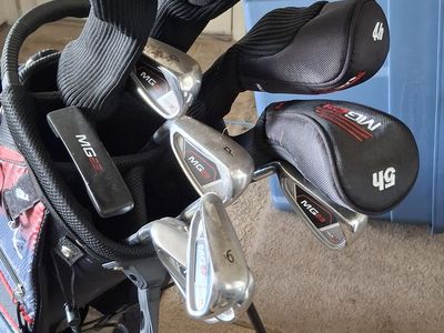 Left-Handed Golf Clubs & Bag