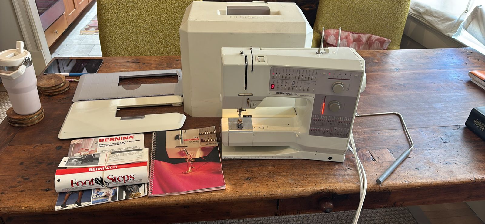 Bernina 1230 Electronic Sewing Machine with Manuals and Hard Case