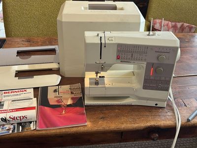 Bernina 1230 Electronic Sewing Machine with Manuals and Hard Case