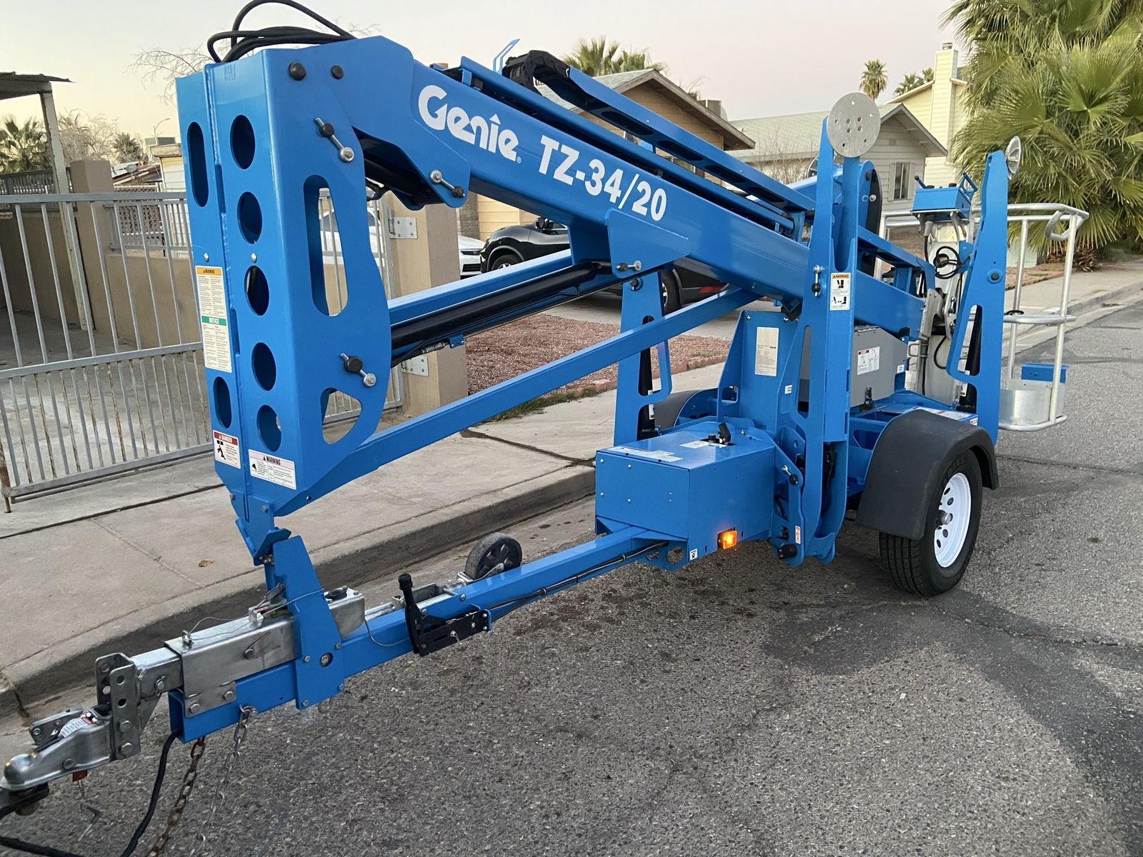 2015 Genie TZ34/20 Towable Boom Lift