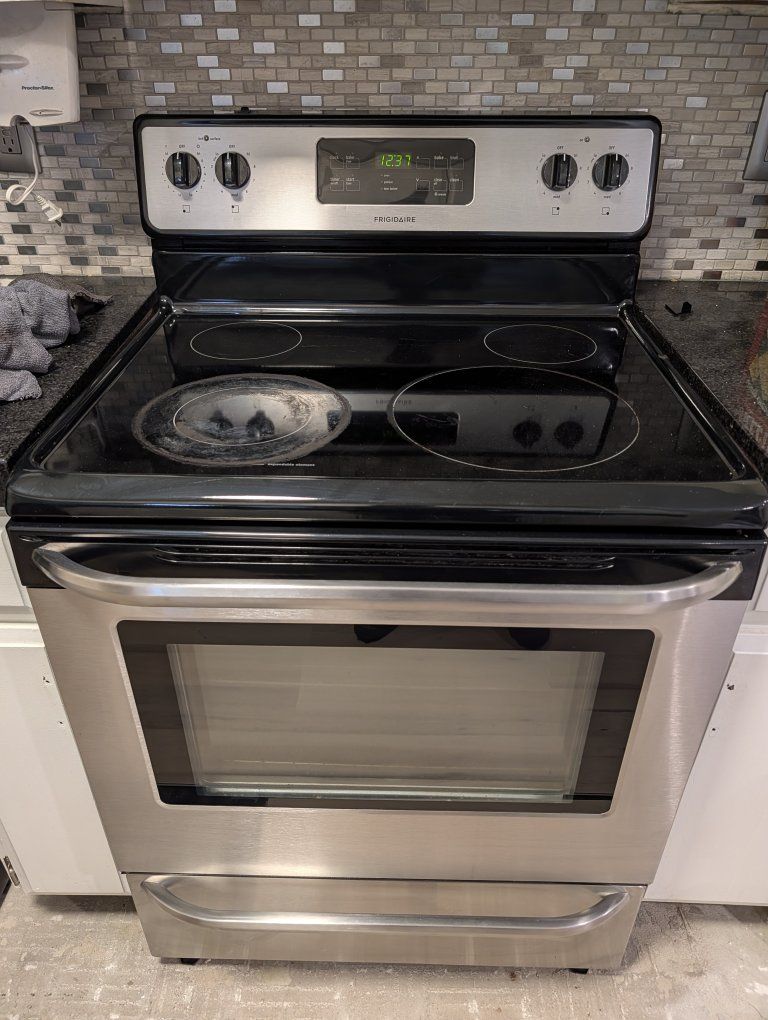Frigidaire Electric Range Stainless Steel 30" Freestanding Oven with Electric Cooktop