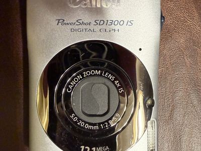 Canon PowerShot SD1300 IS Silver Compact Digital Camera 12.1MP - Bundle