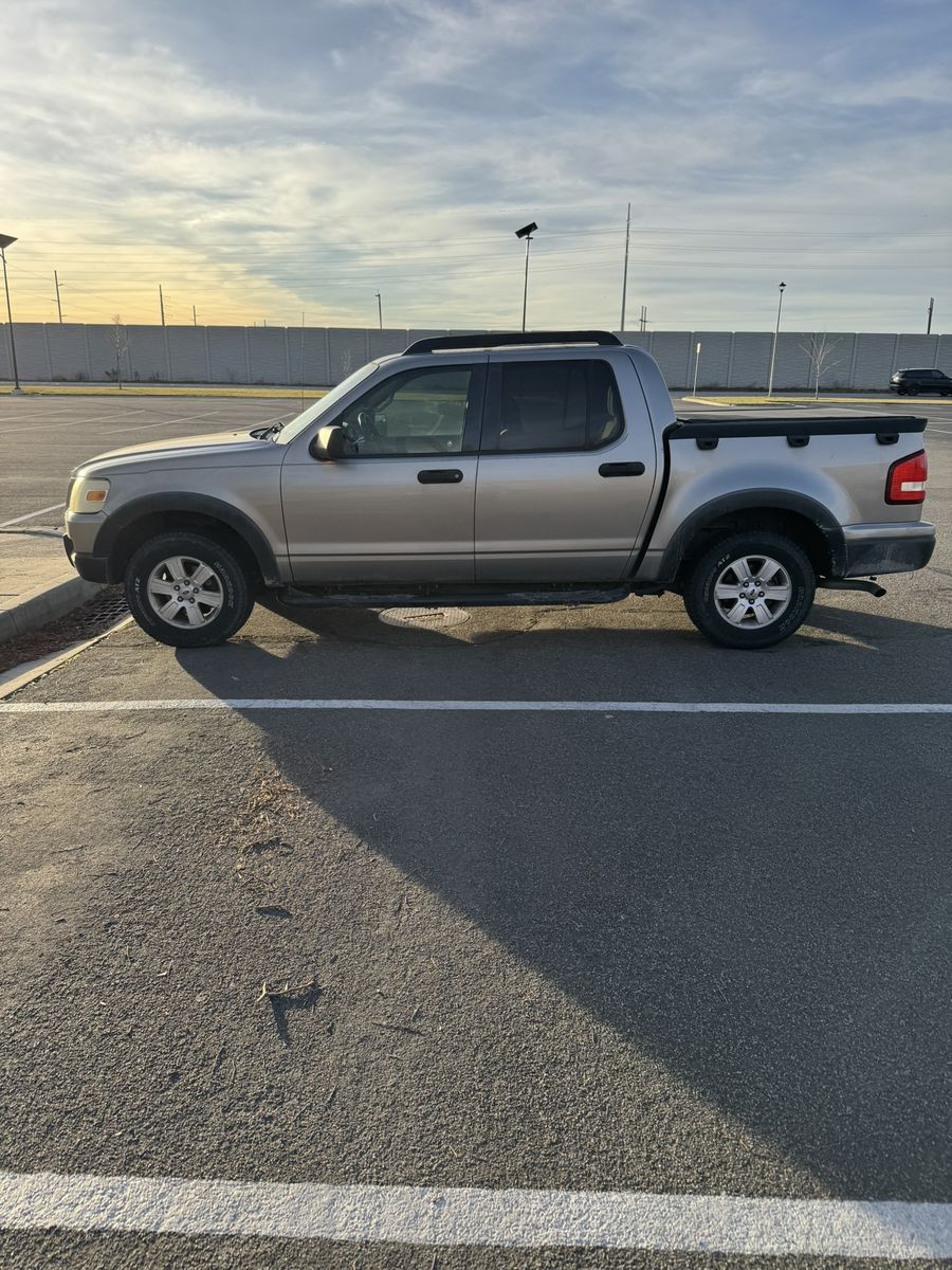 2008 Ford Explorer Sport Trac XLT