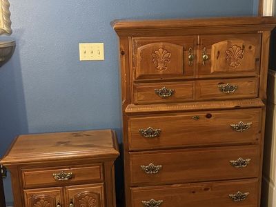 Queen Oak Bedroom set
