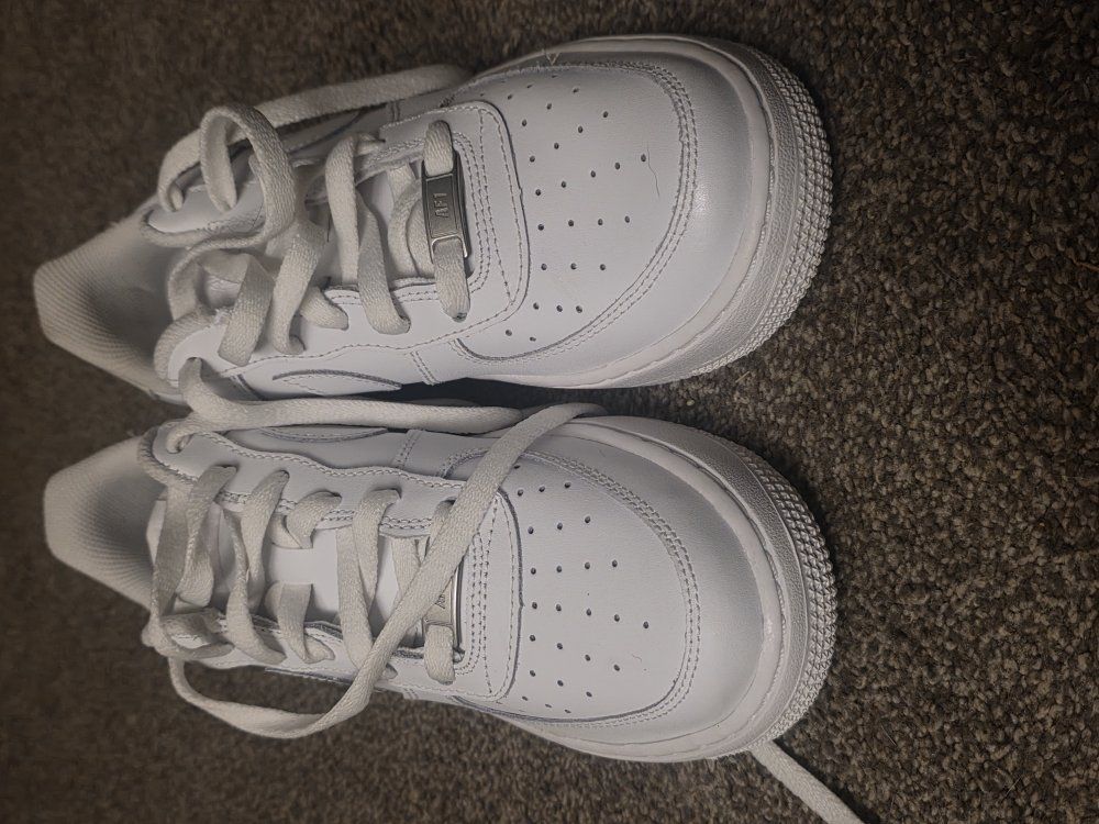 Nike Air Force 1 (unisex)(size7y)