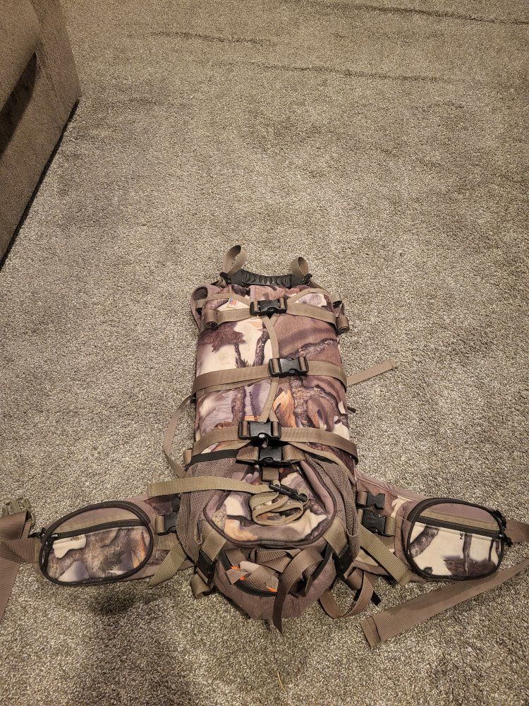 Full curl hunting backpack