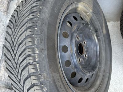 2010 Toyota Camry 16" wheels