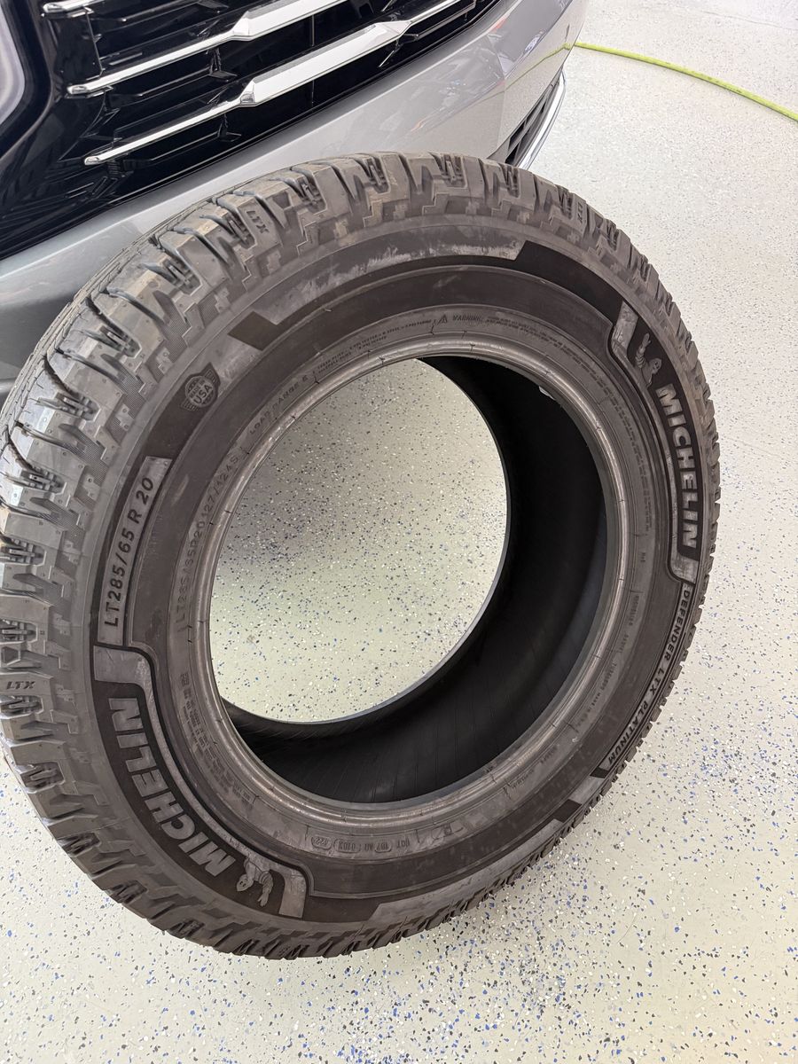Michelin Defender LTX Platinum LT285/65 R20 285/65/20 truck tire