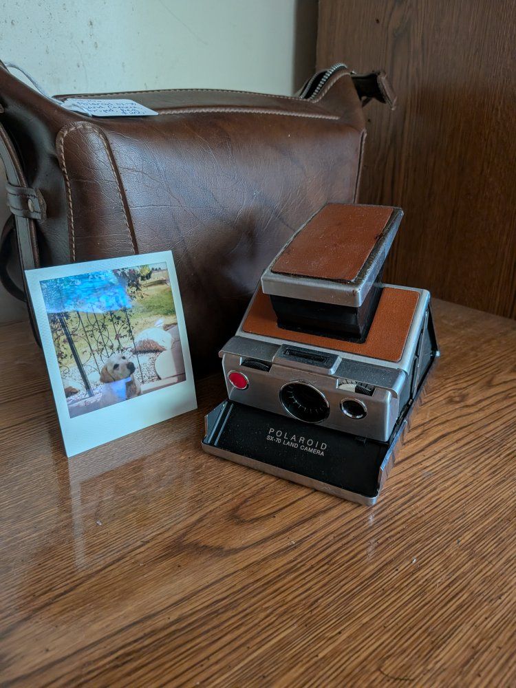 Polaroid SX-70 Land Camera Alpha 1 Vintage Instant Film Camera with Original Leather Case