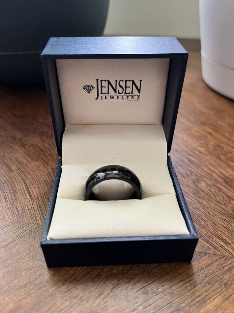 Men's Carbon Fiber Ring - Size 10