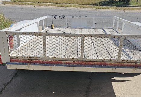 Hauling trailer
