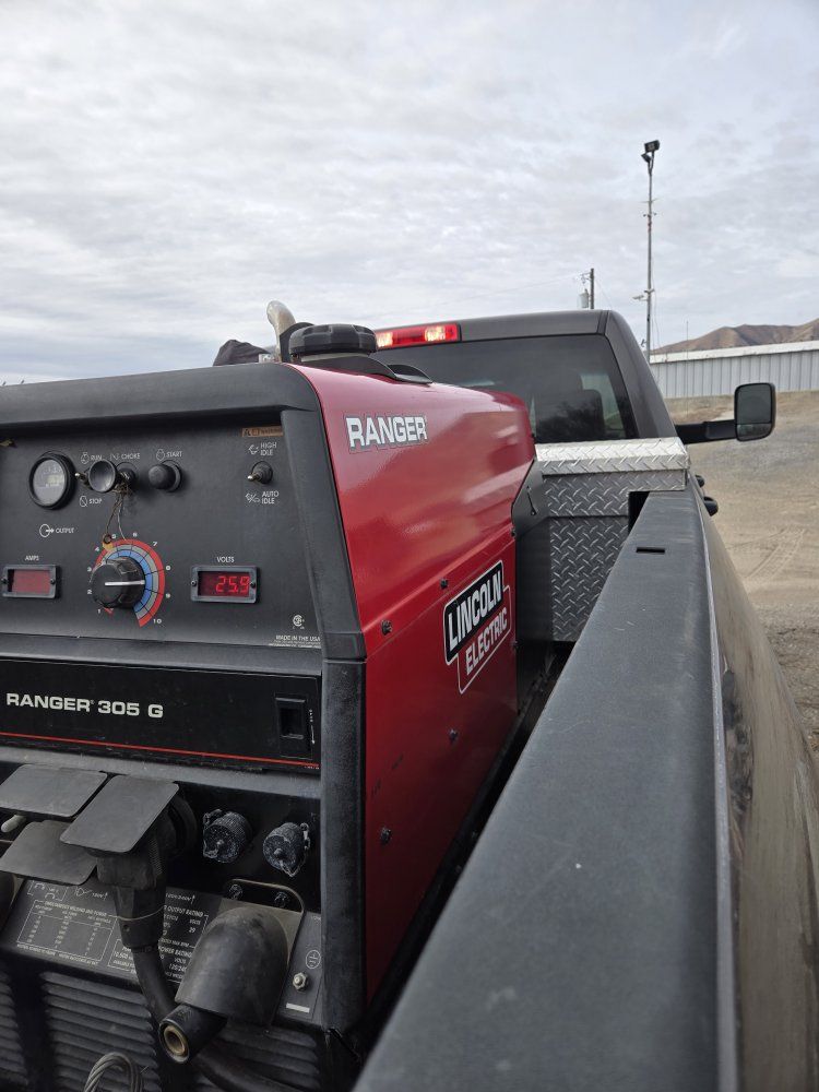 Lincoln Electric Ranger 305 G Welder/Generator - Portable Gas Powered