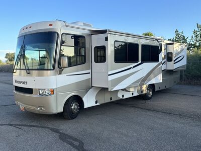 2005 34 Foot Class A Windsport Four Winds