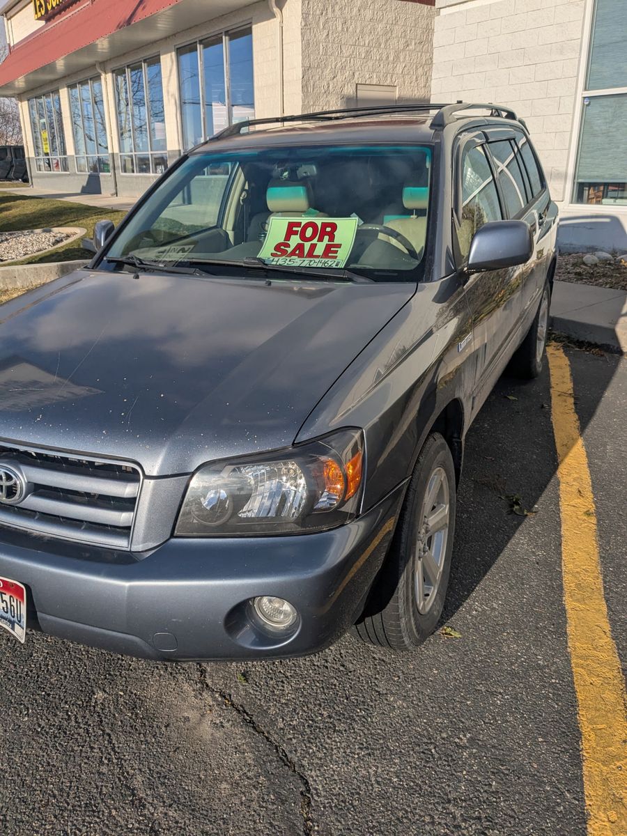 2005 TOYOTA HIGHLANDER Limited
