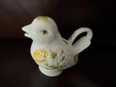 Gracue Brqnd China Bird Creamer